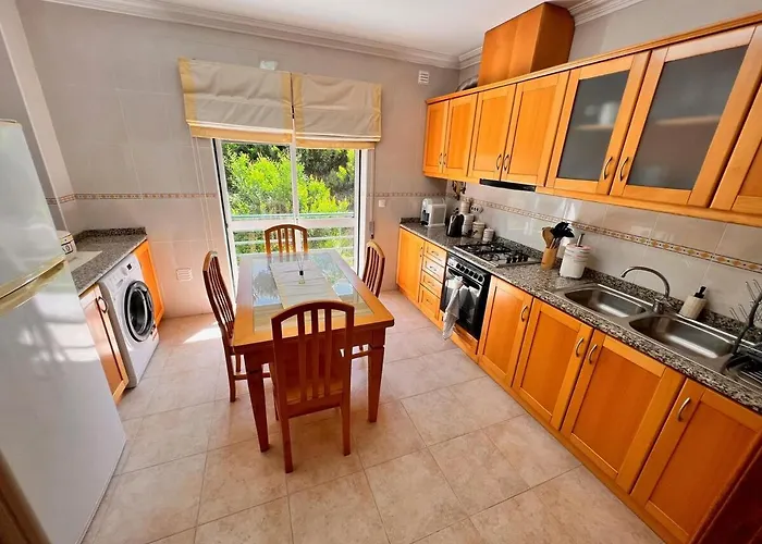Waterfront View - Casa Alegra Apartment
